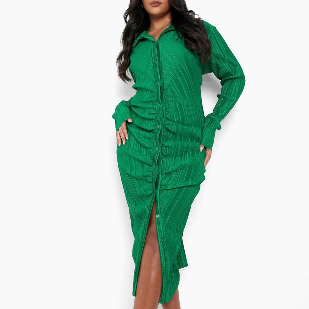 Elegant Green Pleated Dress